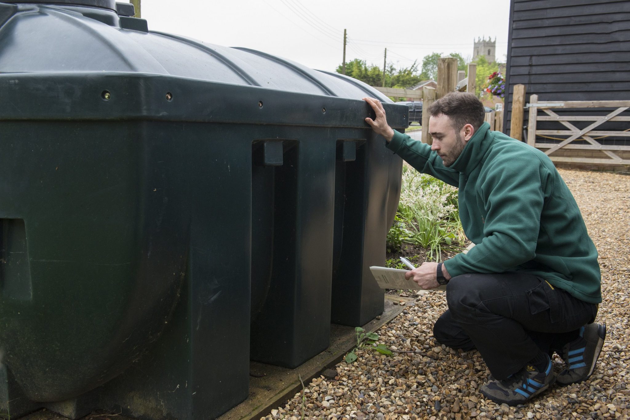 Disposal of redundant liquid fuel storage tanks