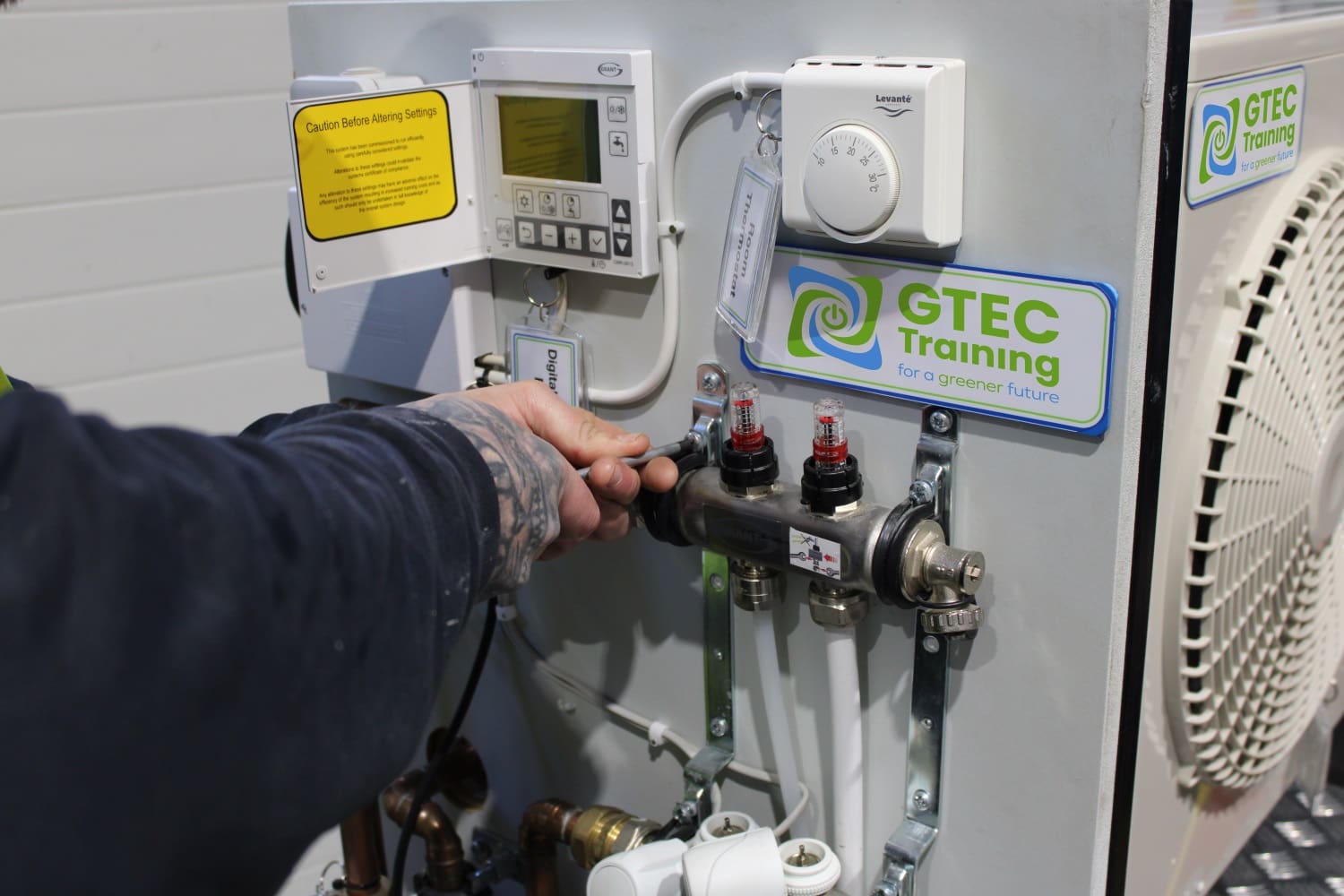 Christmas comes early with discounted heat pump training
